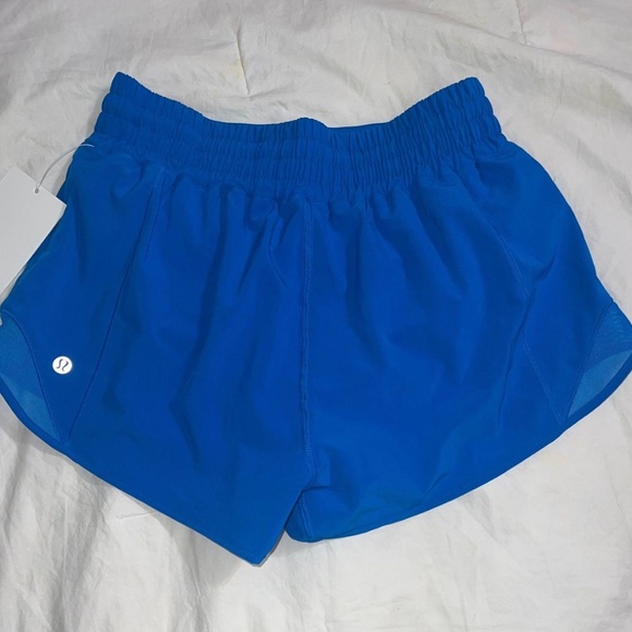 Lululemon Hotty Hot HR Shorts 2.5” - Picture 2 of 3